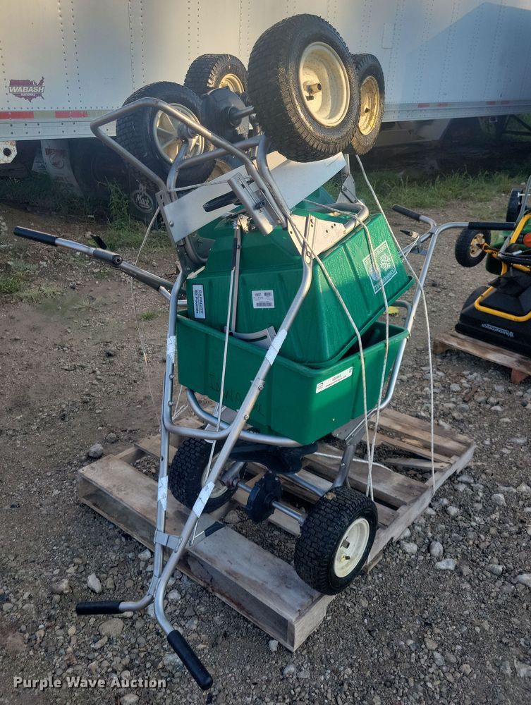 image for item IQ9966 (4) Lesco spreaders