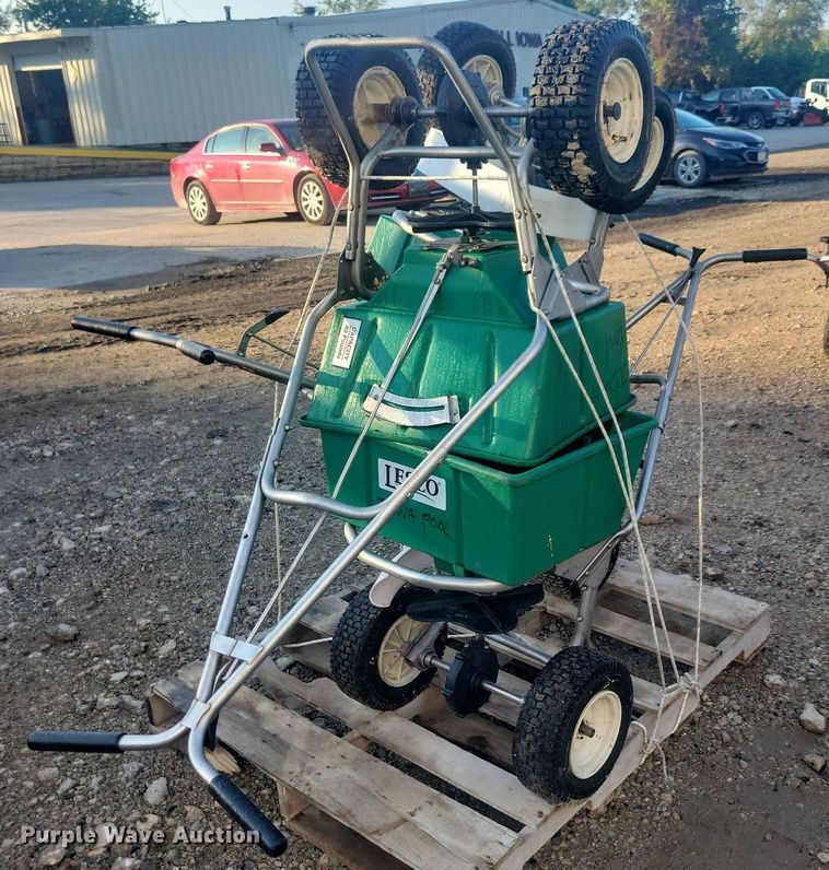 image for item IQ9966 (4) Lesco spreaders