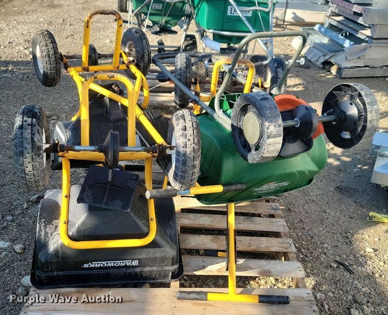 image for item IQ9967 (4) spreaders