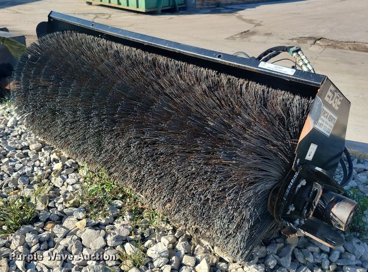 image for item IQ9969 2019 Edge 50504382  skid steer broom