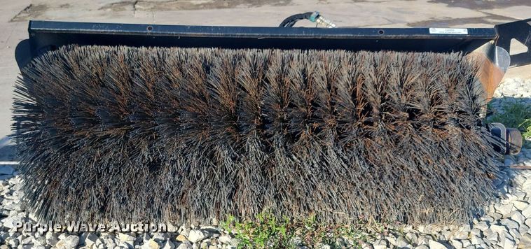 image for item IQ9969 2019 Edge 50504382  skid steer broom