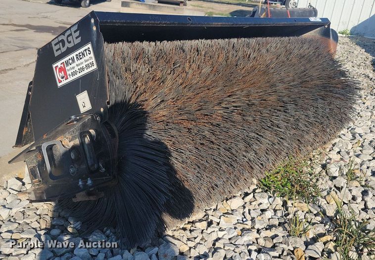 image for item IQ9969 2019 Edge 50504382  skid steer broom