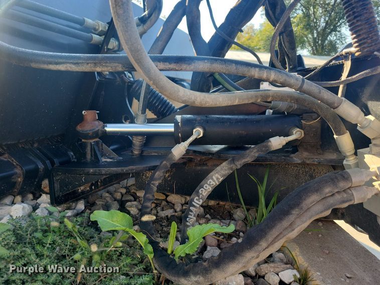 image for item IQ9969 2019 Edge 50504382  skid steer broom