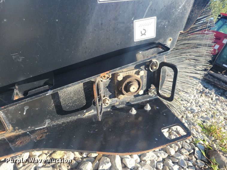 image for item IQ9969 2019 Edge 50504382  skid steer broom