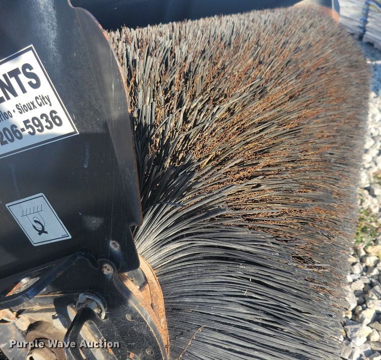 image for item IQ9969 2019 Edge 50504382  skid steer broom