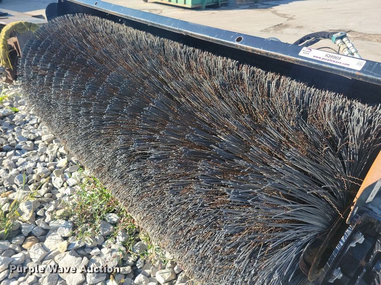 image for item IQ9969 2019 Edge 50504382  skid steer broom