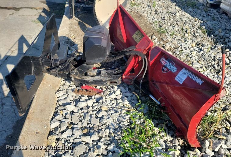 image for item IQ9970 2017 Boss XT  skid steer snow plow