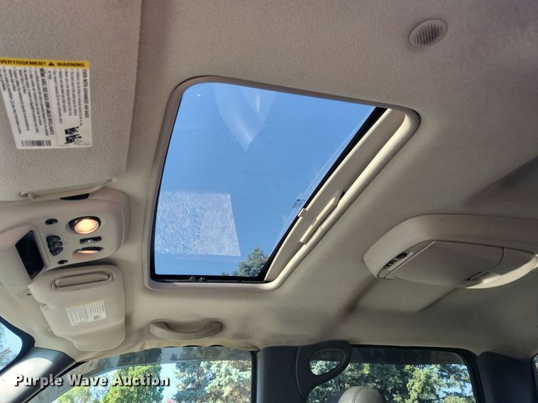 image for item IQ9972 2005 Chevrolet Silverado 1500  Crew Cab pickup truck