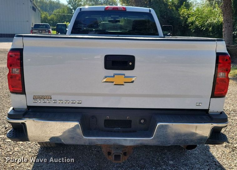 image for item IQ9973 2017 Chevrolet Silverado 3500HD  pickup truck