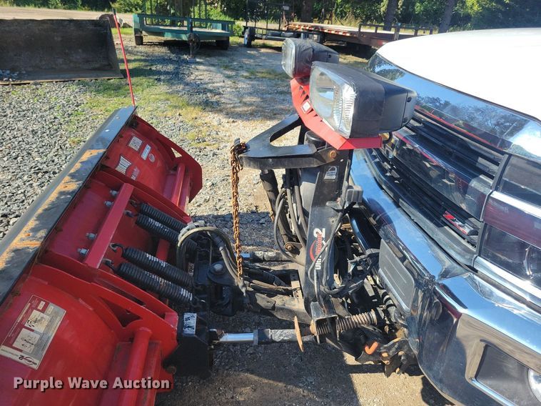 image for item IQ9973 2017 Chevrolet Silverado 3500HD  pickup truck