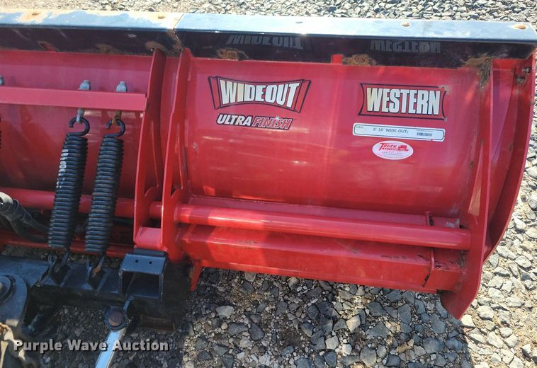 image for item IQ9973 2017 Chevrolet Silverado 3500HD  pickup truck