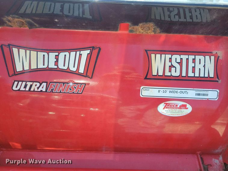 image for item IQ9973 2017 Chevrolet Silverado 3500HD  pickup truck