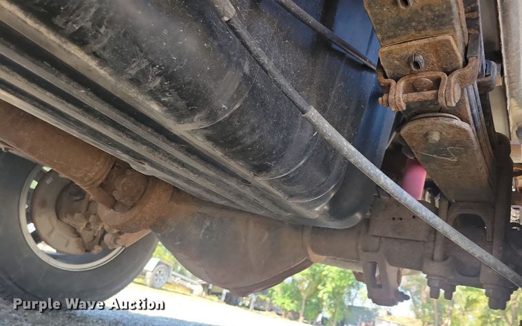 image for item IQ9973 2017 Chevrolet Silverado 3500HD  pickup truck