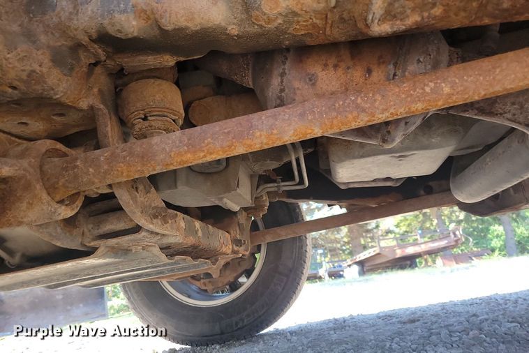 image for item IQ9973 2017 Chevrolet Silverado 3500HD  pickup truck