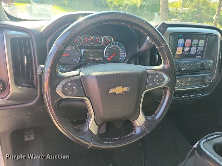 image for item IQ9973 2017 Chevrolet Silverado 3500HD  pickup truck