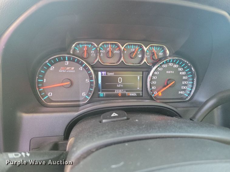 image for item IQ9973 2017 Chevrolet Silverado 3500HD  pickup truck