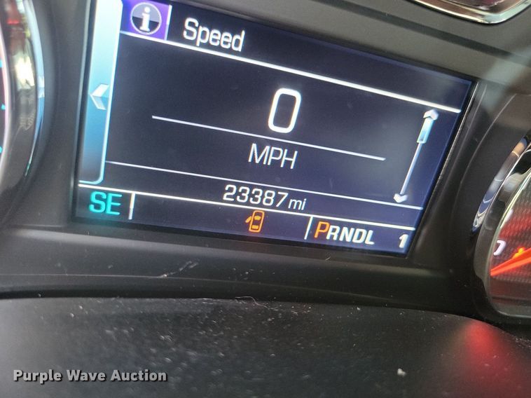 image for item IQ9973 2017 Chevrolet Silverado 3500HD  pickup truck