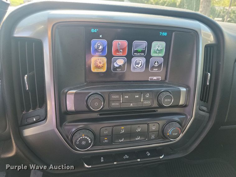 image for item IQ9973 2017 Chevrolet Silverado 3500HD  pickup truck