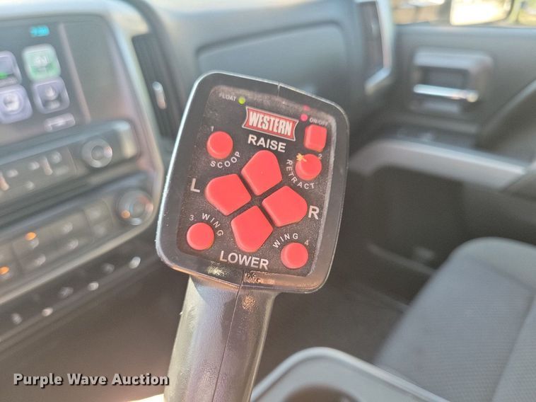 image for item IQ9973 2017 Chevrolet Silverado 3500HD  pickup truck