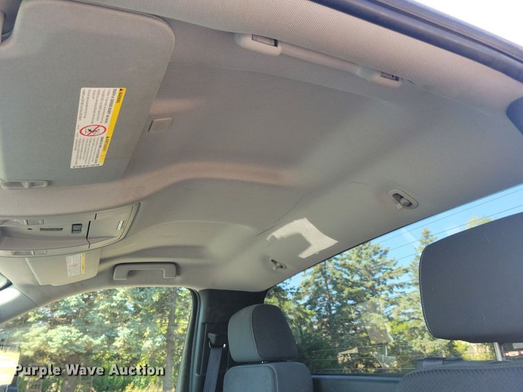 image for item IQ9973 2017 Chevrolet Silverado 3500HD  pickup truck