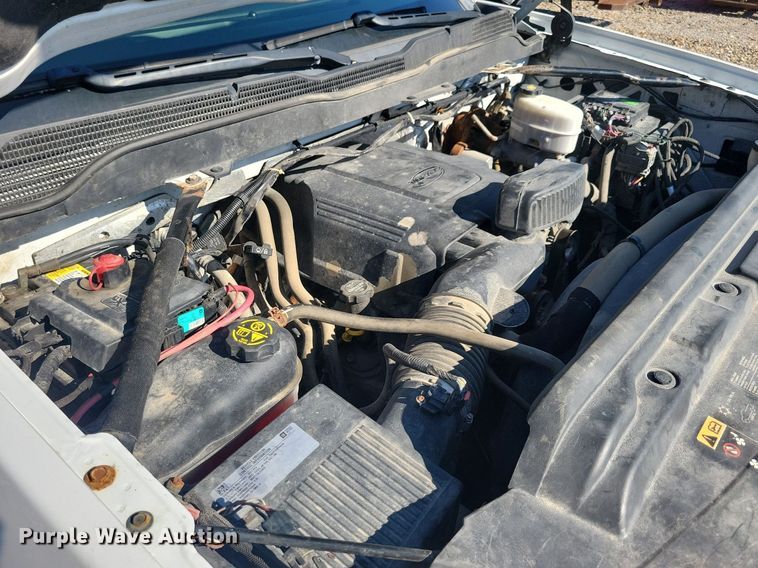 image for item IQ9973 2017 Chevrolet Silverado 3500HD  pickup truck