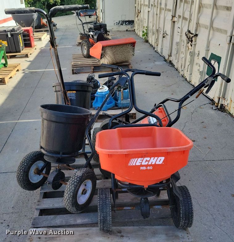 image for item IQ9978 (8) spreaders