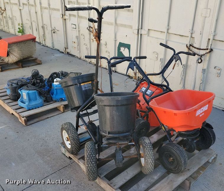 image for item IQ9978 (8) spreaders