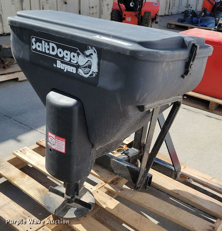 image for item IQ9979 SaltDogg  spreader