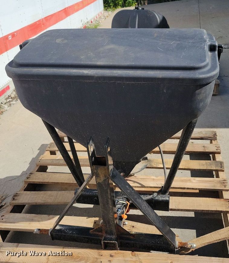 image for item IQ9979 SaltDogg  spreader