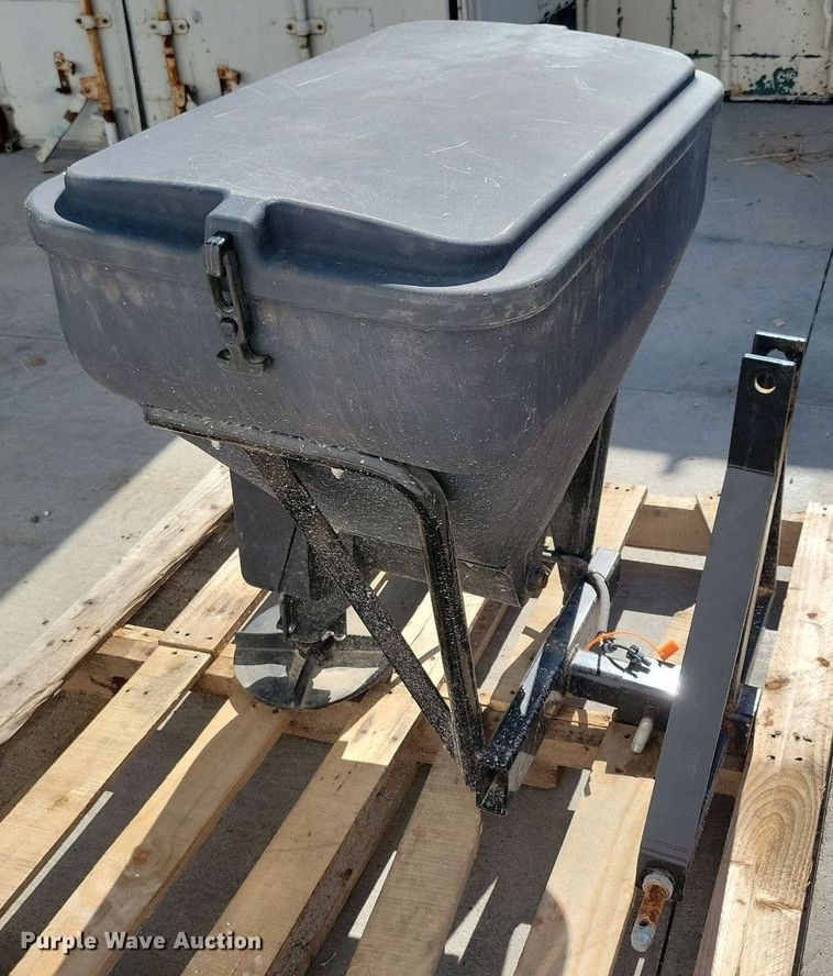 image for item IQ9979 SaltDogg  spreader