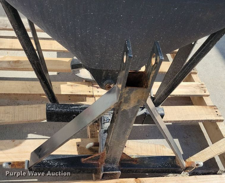 image for item IQ9979 SaltDogg  spreader