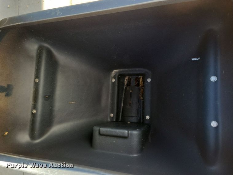 image for item IQ9979 SaltDogg  spreader