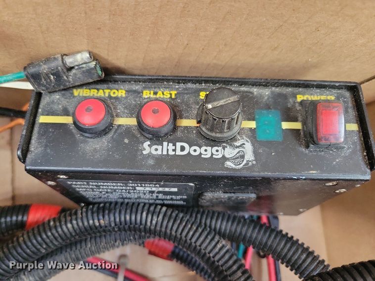 image for item IQ9979 SaltDogg  spreader