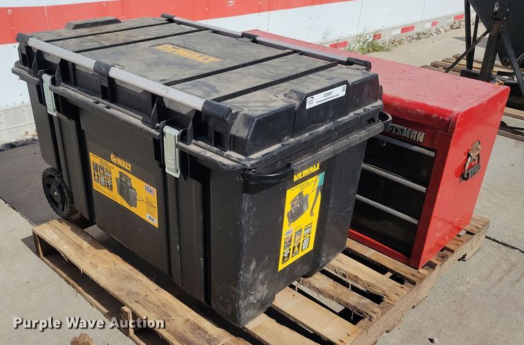 image for item IQ9981 (2) toolboxes