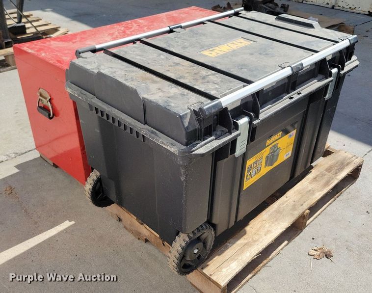 image for item IQ9981 (2) toolboxes