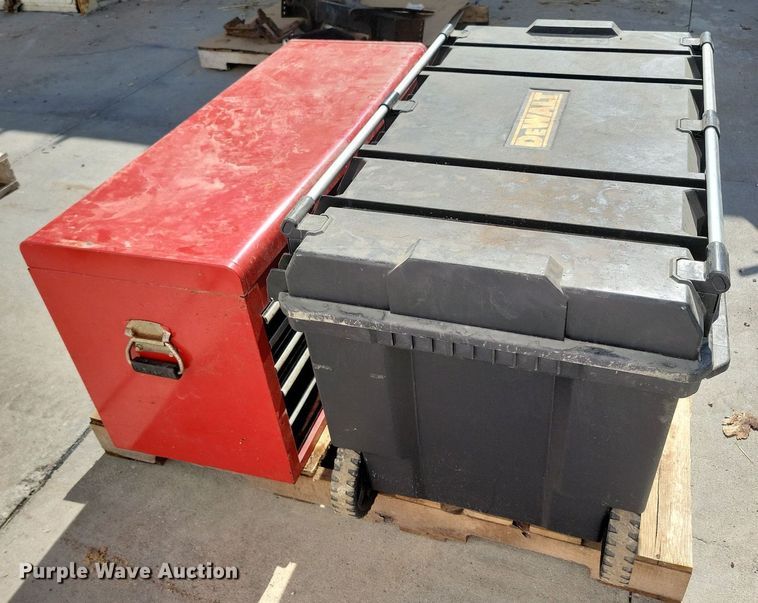 image for item IQ9981 (2) toolboxes