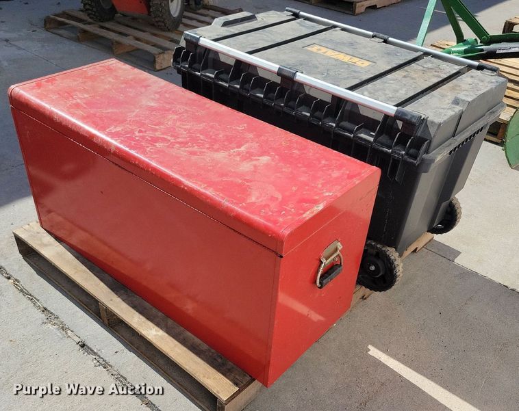 image for item IQ9981 (2) toolboxes