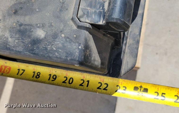 image for item IQ9981 (2) toolboxes