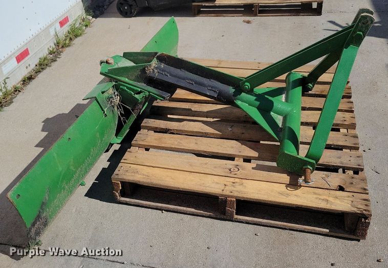 image for item IQ9982 62" W three point blade