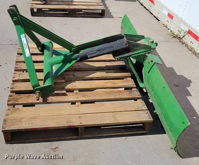 image for item IQ9982 62" W three point blade