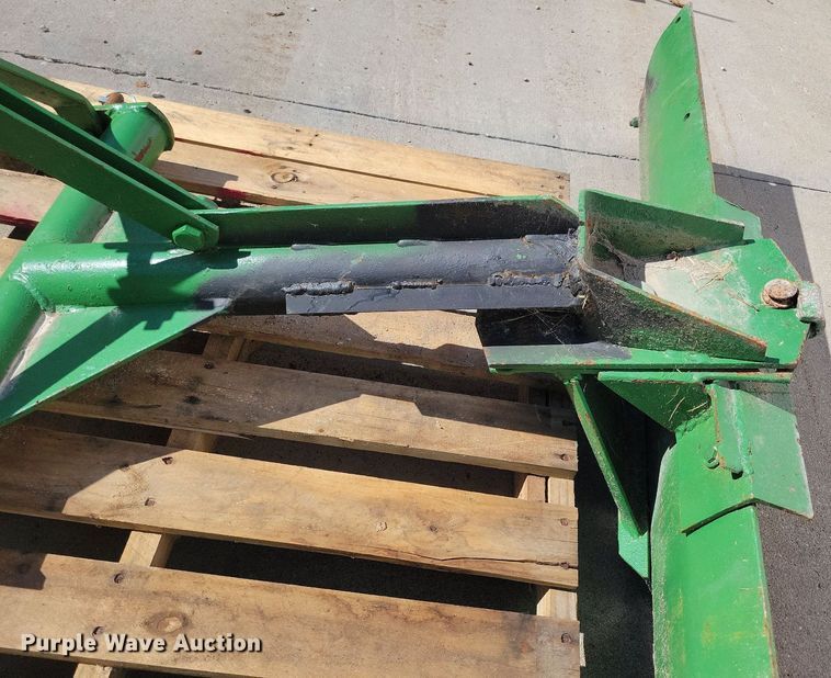 image for item IQ9982 62" W three point blade