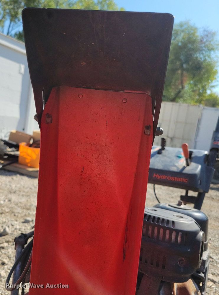 image for item IQ9985 Honda HS828  snow blower