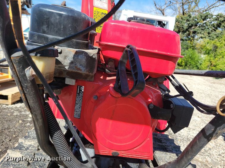 image for item IQ9985 Honda HS828  snow blower
