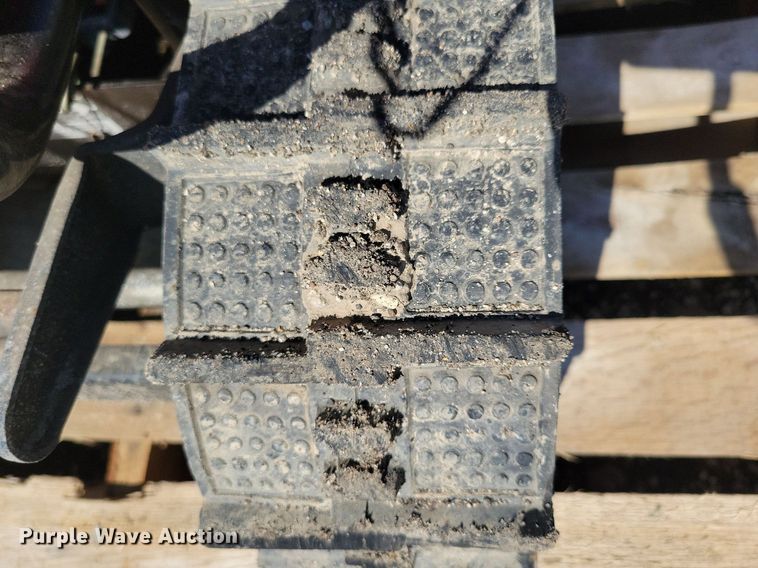 image for item IQ9985 Honda HS828  snow blower