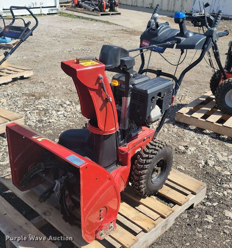 image for item IQ9989 Toro Power Max 824 OE  snow blower