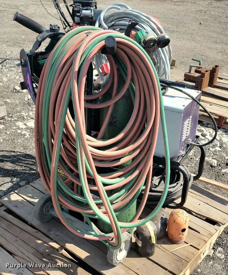 image for item IQ9991 Hobart Handler 130 XL  welder