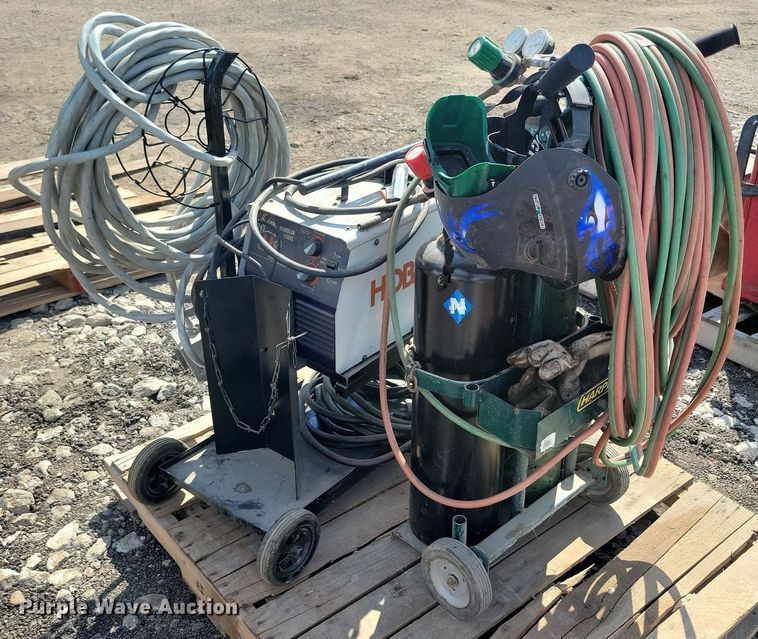 image for item IQ9991 Hobart Handler 130 XL  welder