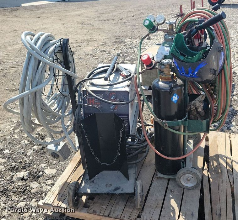 image for item IQ9991 Hobart Handler 130 XL  welder