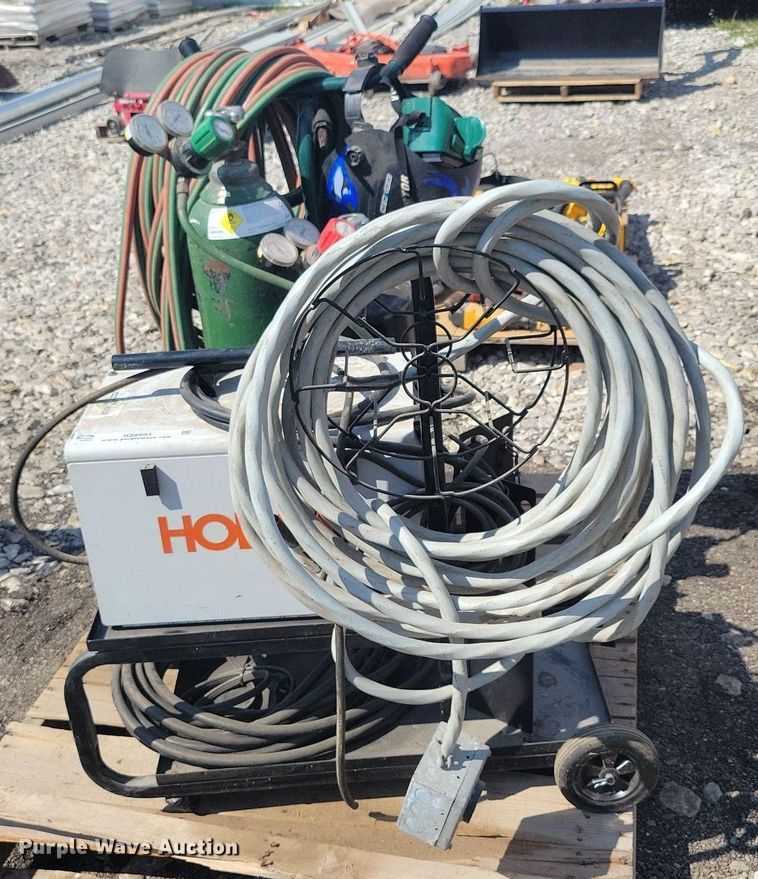 image for item IQ9991 Hobart Handler 130 XL  welder