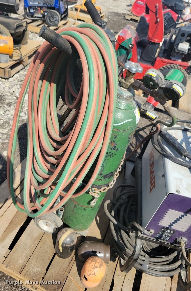 image for item IQ9991 Hobart Handler 130 XL  welder